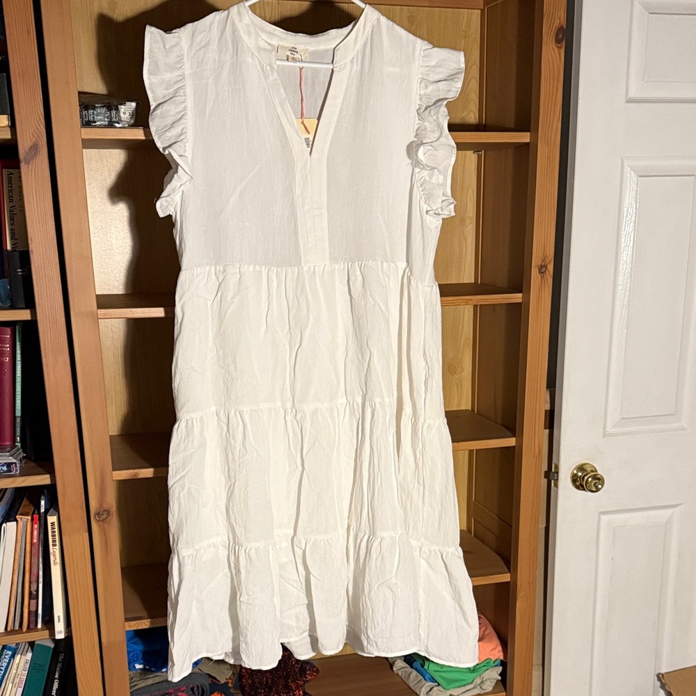 Entro White Ruffle Sleeve Tiered Dress